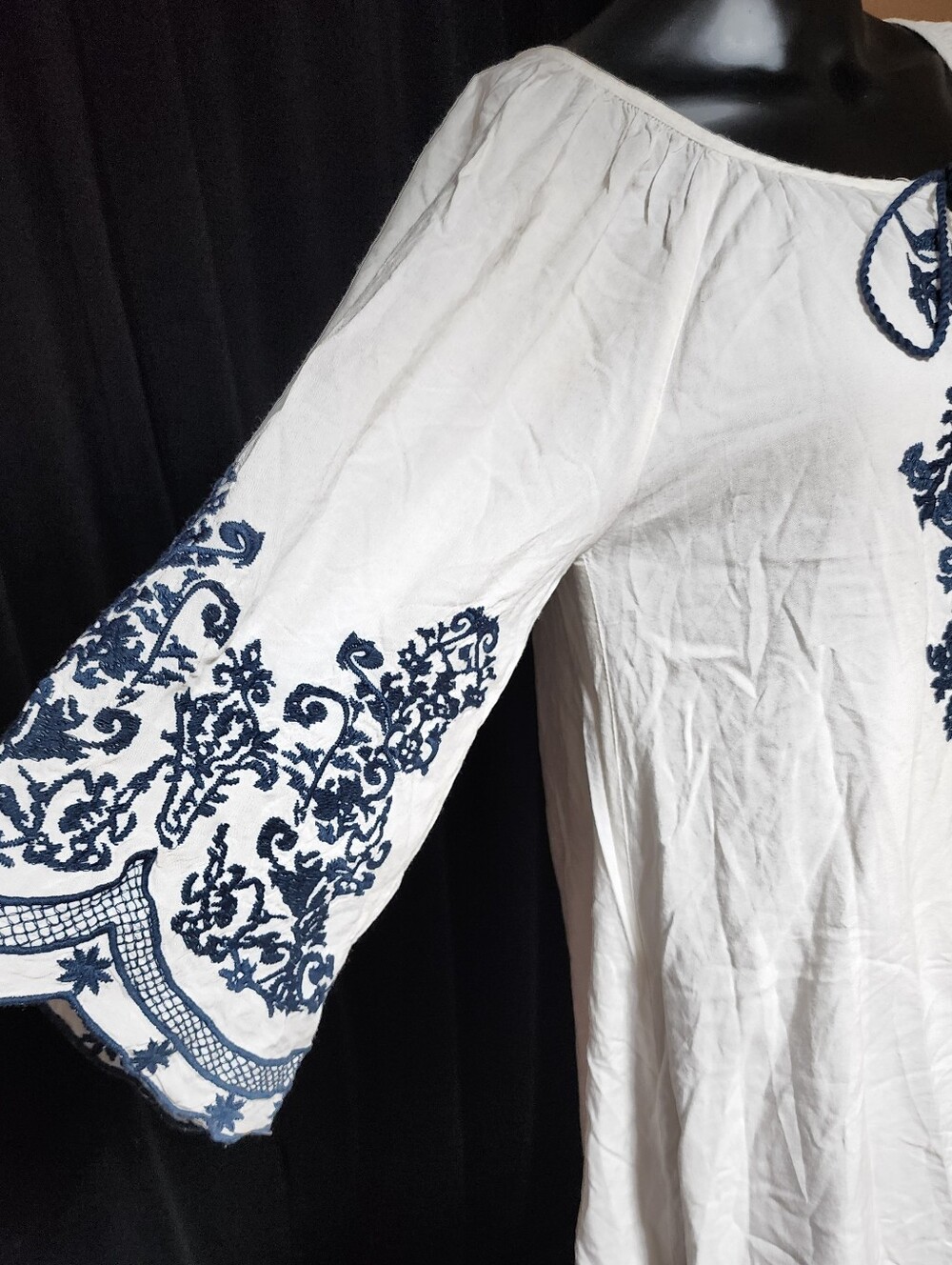 Chic Connection White Blue Embroidered Boho Peasant Dress - Picture 6 of 9